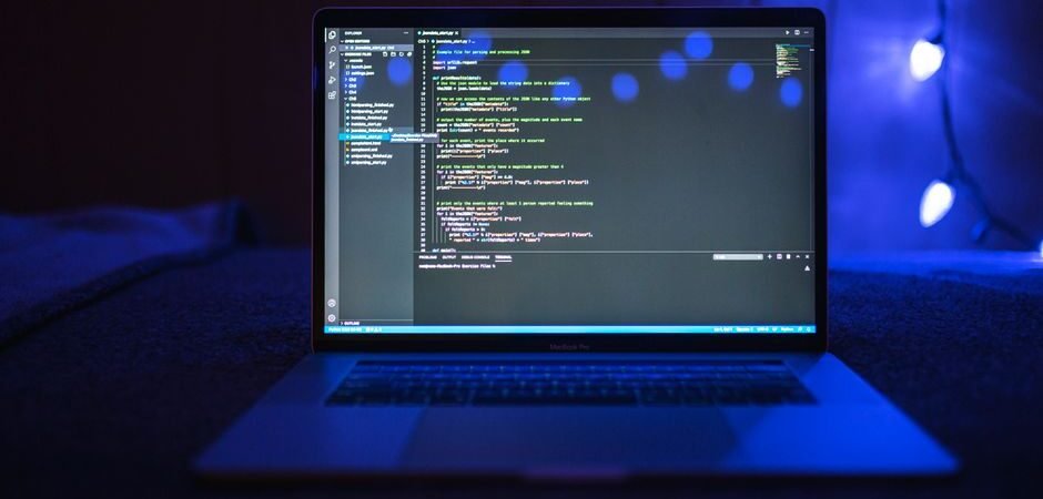 4 Mistakes UK Bloggers Make With an AI Auto Post Scheduler