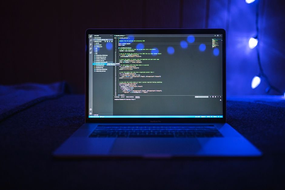 4 Mistakes UK Bloggers Make With an AI Auto Post Scheduler
